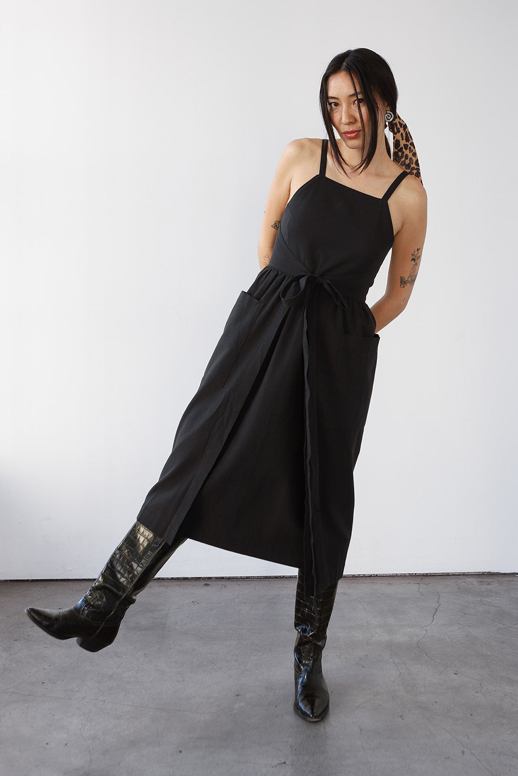 ワンピース tado___ ANIOL APRON Noble Apron Dress in Ash