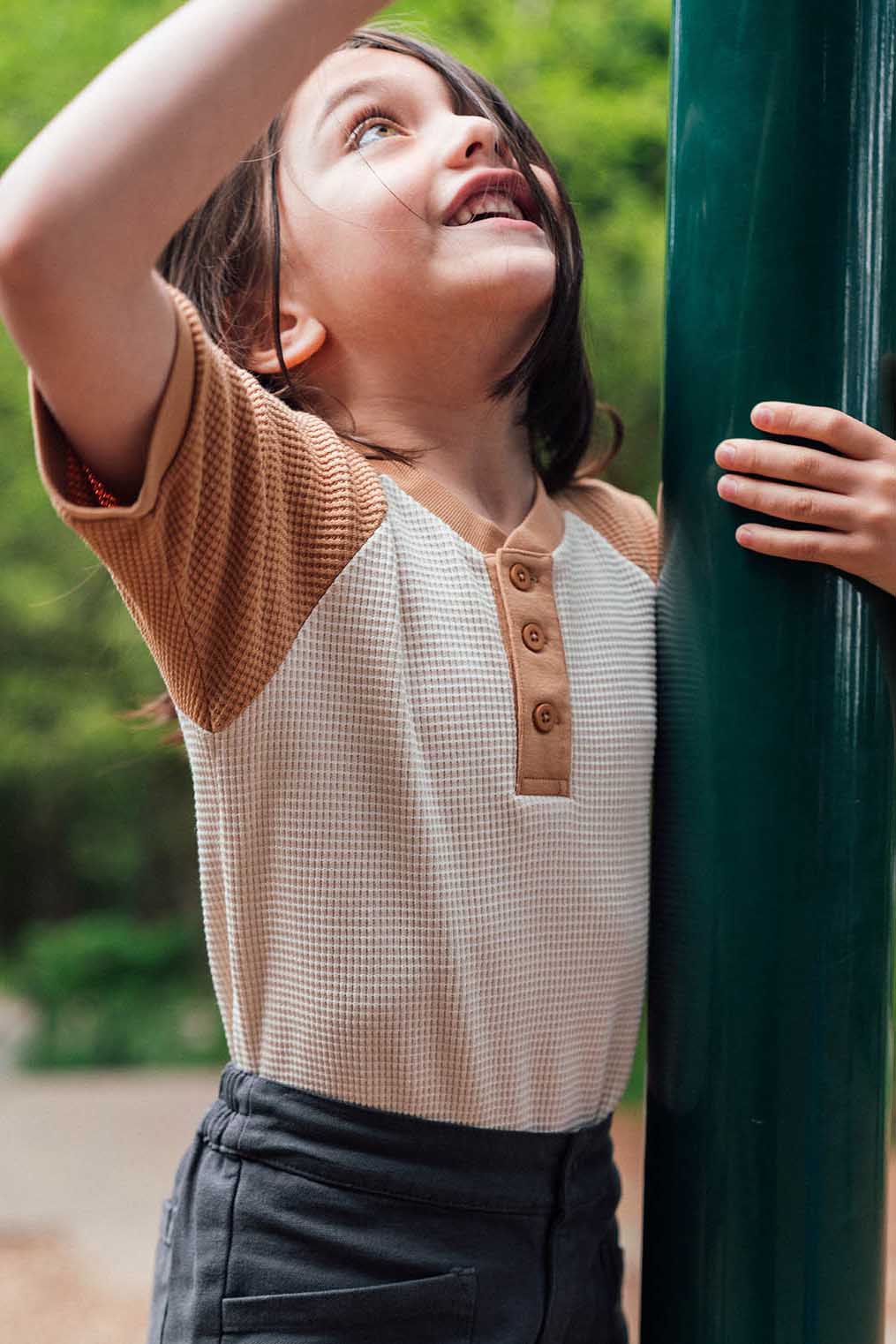 Kids Waffle Henley Tee in Oat and Peanut Butter